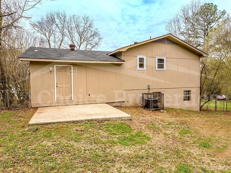 5849 Janet Dr — Photo 3