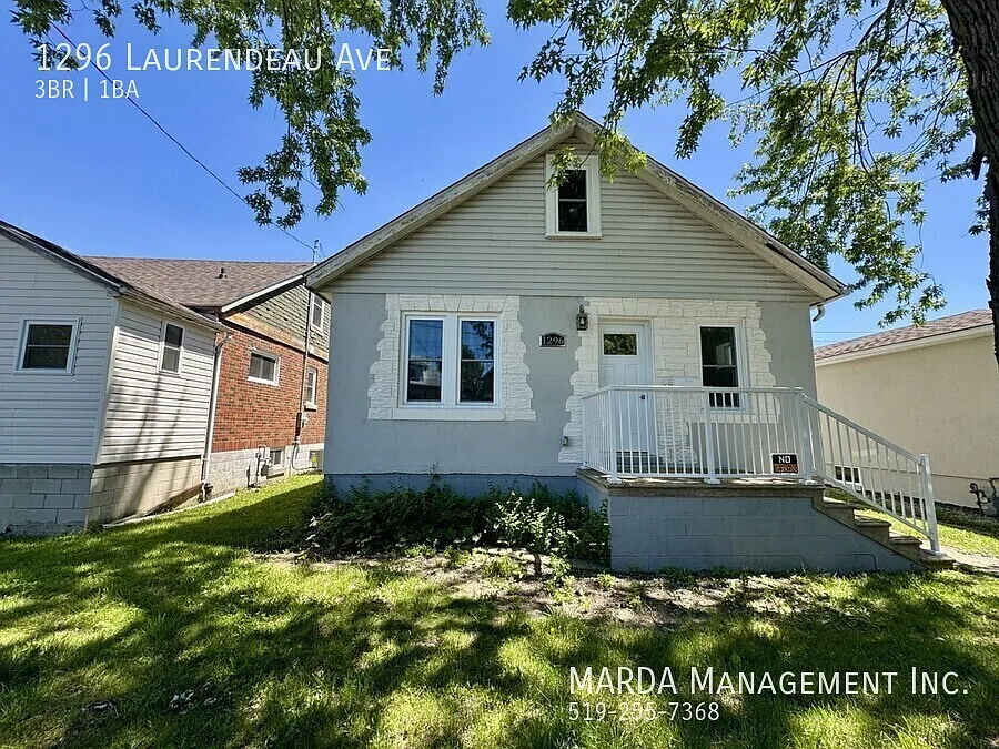 1296 Laurendeau Ave