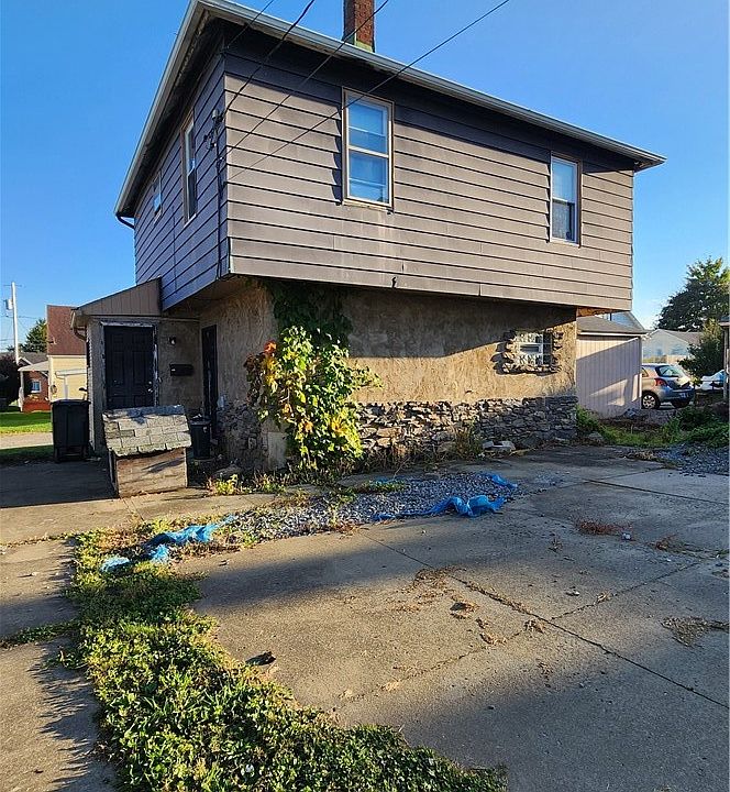 1st image of 1012 Adams St