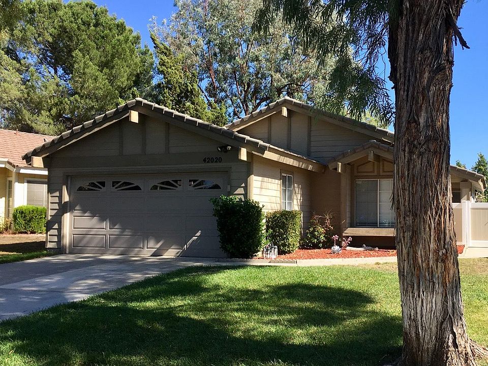 2nd image of 42020 Kaffirboom Ct