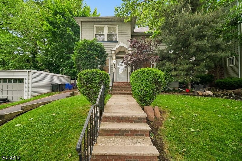 1st image of 210 Hillside Rd