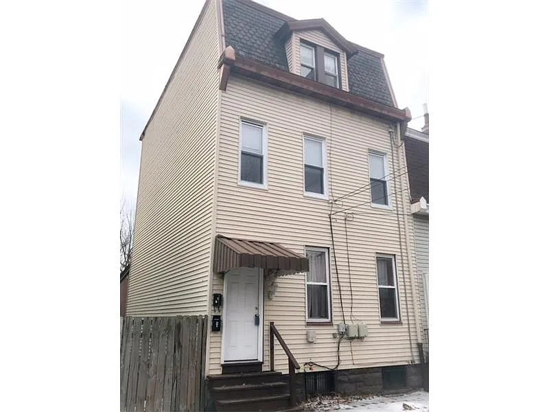 1505 Claim St photo 1