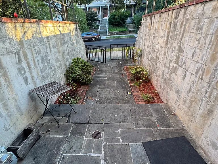 1219 Fairmont St NW #2 — Photo 2