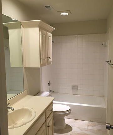 4th image of 3200 Peppertree Pl