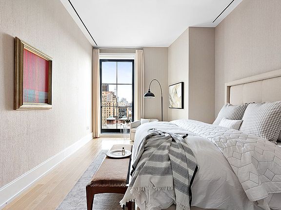 5th image of 212 W 18th St APT 9D