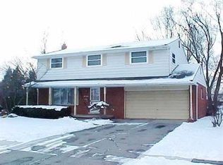 16383 Ronnie Ln, Livonia, MI 48154