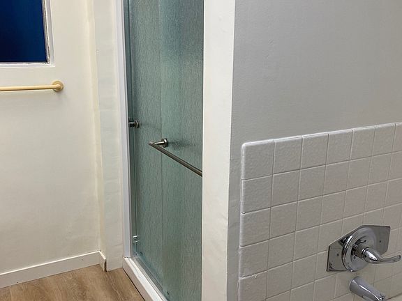 3rd image of 607 Quincy Ave