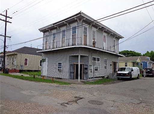 1st image of 2700 Urquhart St