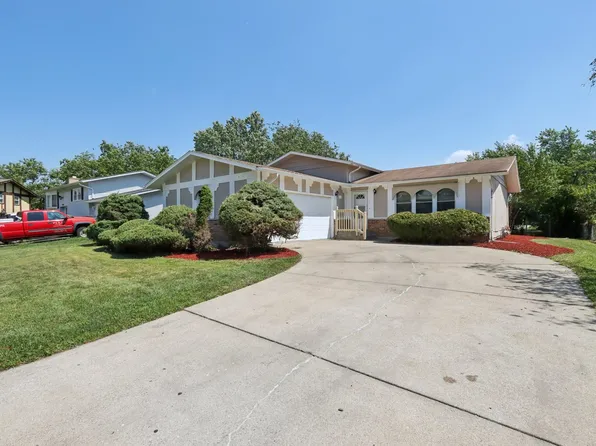 18853 Cedar Ct, Country Club Hills, IL 60478