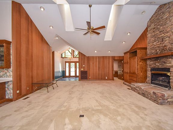 5th image of 4525 Campground Rd