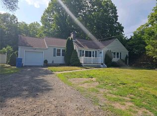 4204 Whitney Ave, Hamden, CT 06518
