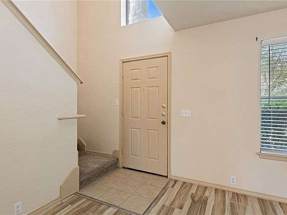 4th image of 401 Spruce Dr