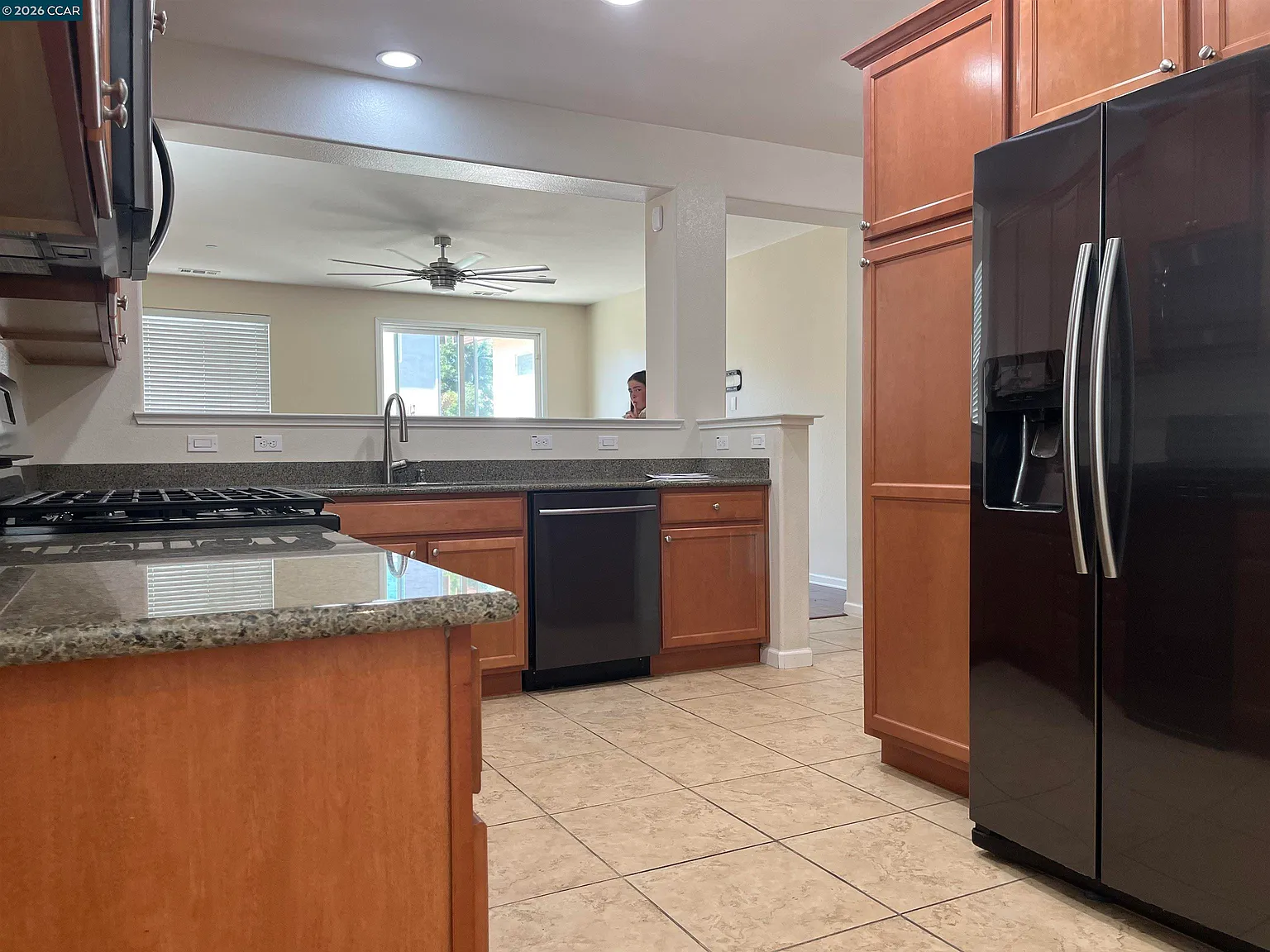 3 bed, 1490 sqft, $3,200 — Photo 2
