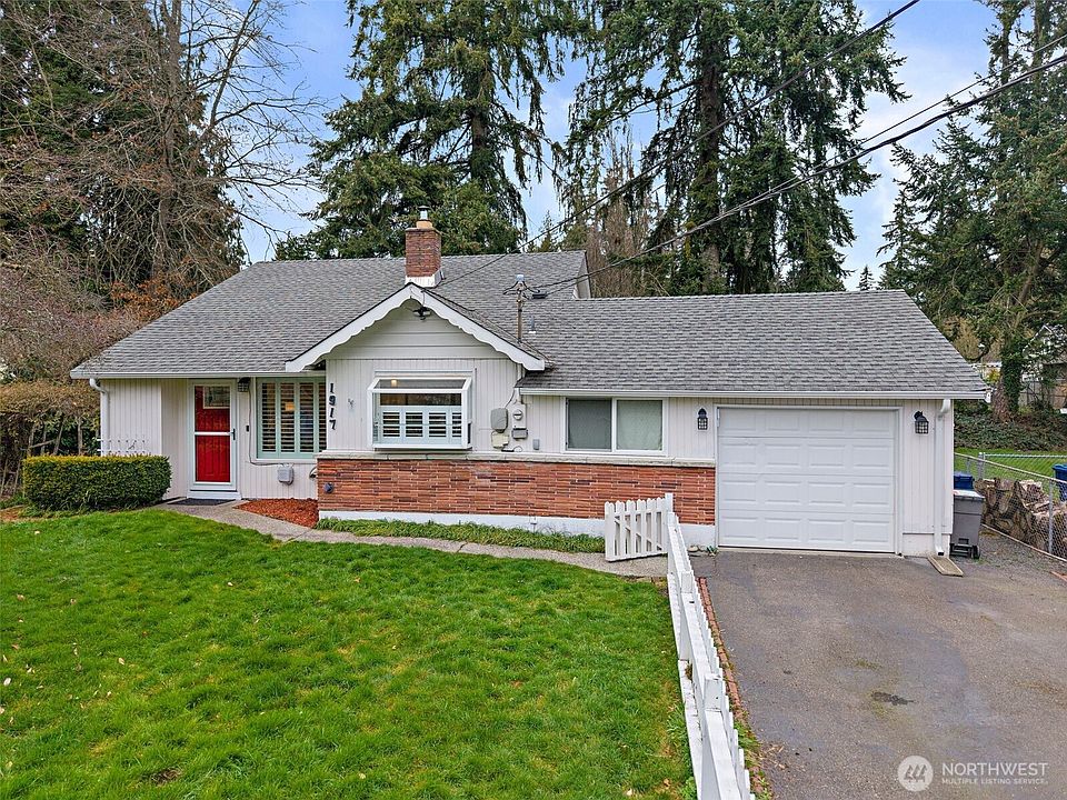 1st image of 1917 205th Street SW