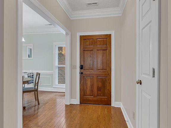 5th image of 2411 Johnstone Cir SE
