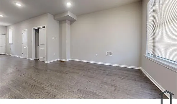 5848 Ellsworth St — Photo 5