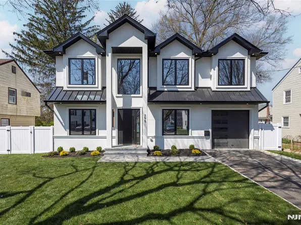 395 Hickory Ave, Paramus, NJ 07652