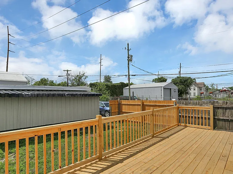 1117 E Naomi St — Photo 25