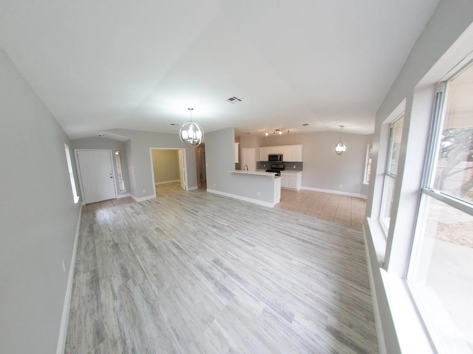 3 bed, 1462 sqft, $2,000 — Photo 4