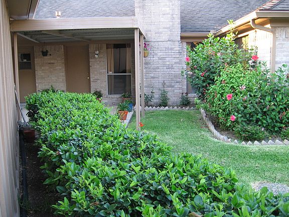 3rd image of 13211 Agarita Ln