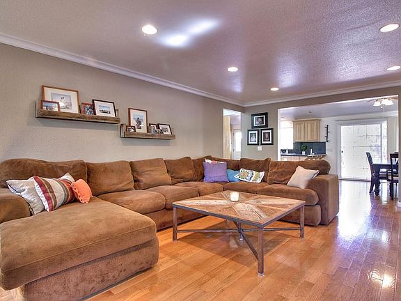 5th image of 9711 Live Oak Ave