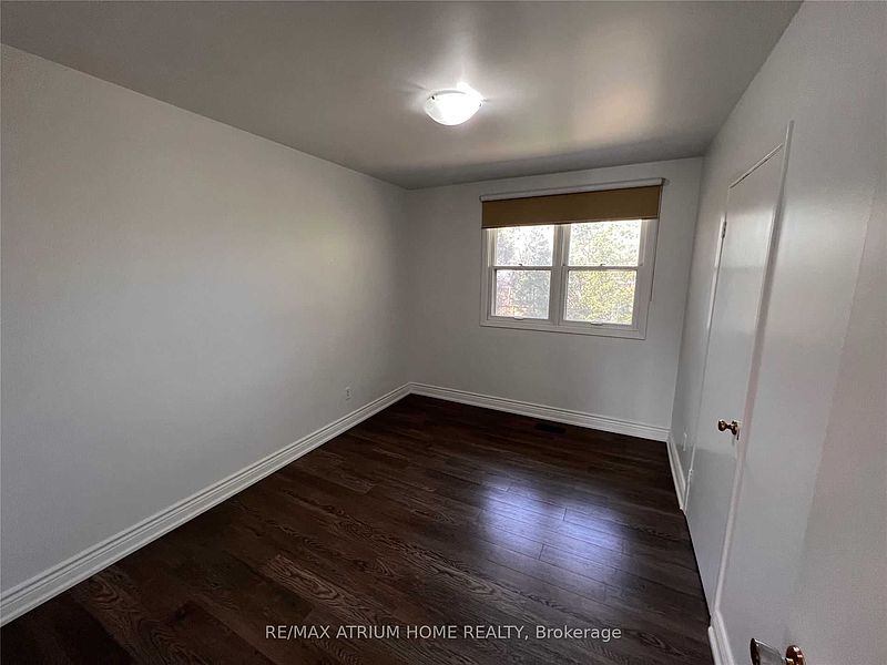 Toronto House for rent - 5 Bedrooms — photo 9