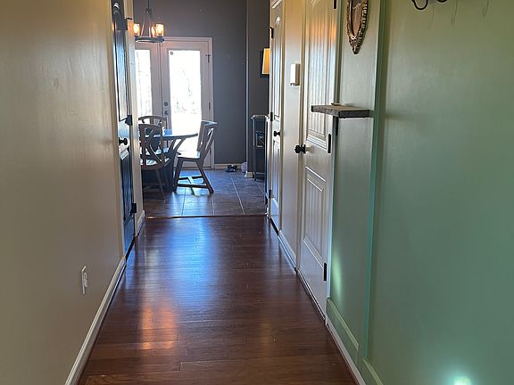 2nd image of 490 Prairie Ln