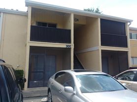 900 Lake Destiny Rd, Altamonte Springs, FL