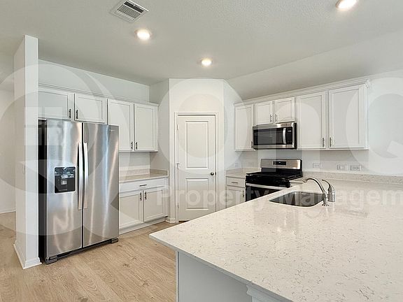 4th image of 792 Lake Sweetwater Ln