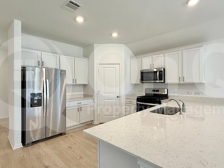 792 Lake Sweetwater Ln — Photo 4
