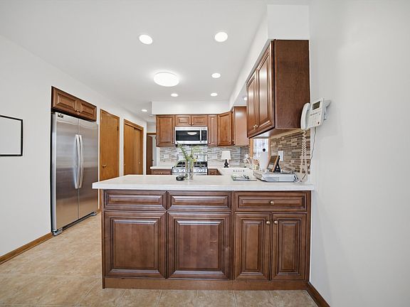 2nd image of 6428 W 85th St