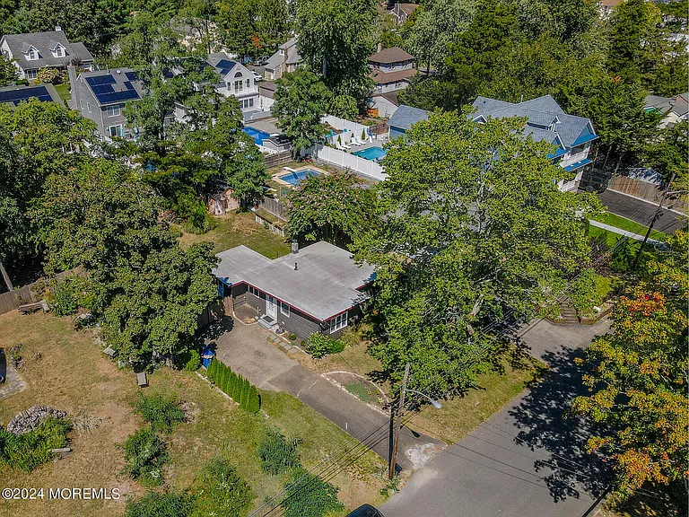 105 Longfellow Ave — Photo 38