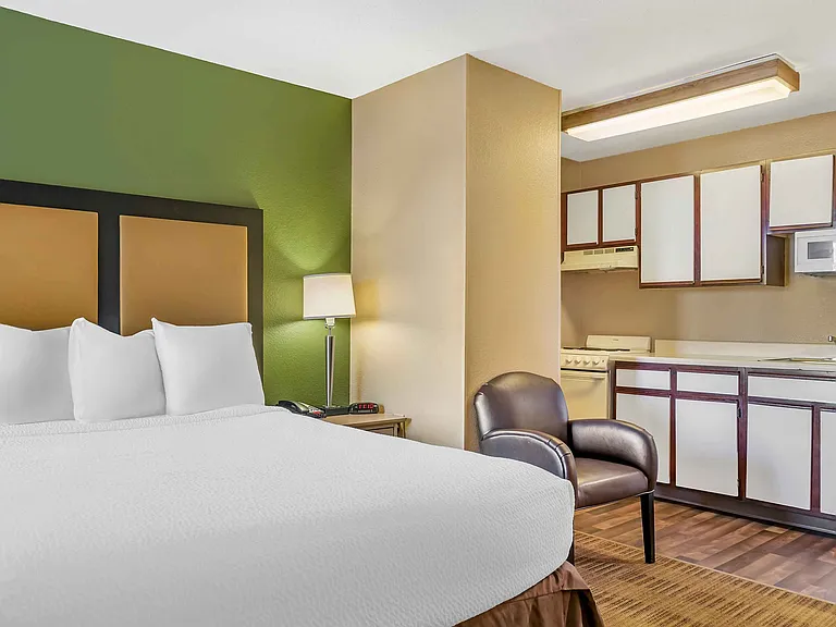 Studio Suite - 1 Queen Bed