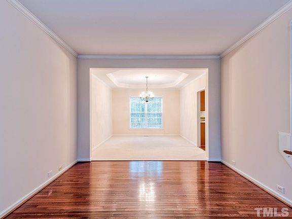 4th image of 6 Starwood Ln