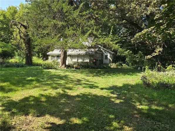1482 Montana Rd, Princeton, KS 66078