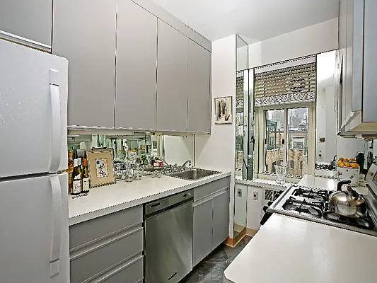 Sold by Sotheby's International Realty | media 2