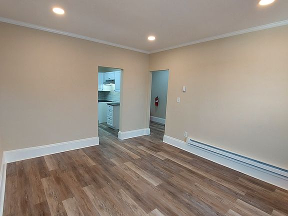 5th image of 398-400 S Main St #8