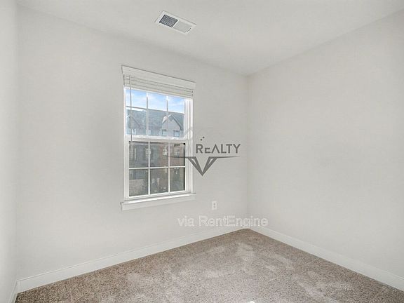 5th image of 1101 Rampart Dr