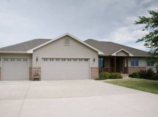550 W Schrock Rd, Waterloo, IA 50701