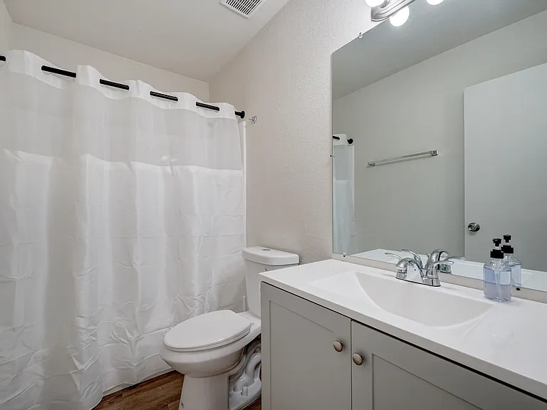 1 of 3 full bathrooms