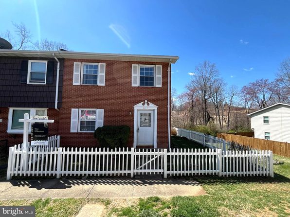 8617 Colston Ct, Marshall, VA 20115