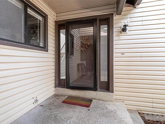 3rd image of 11519 Moonstone Ct