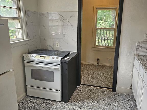 4th image of 2043 E Woodrow St