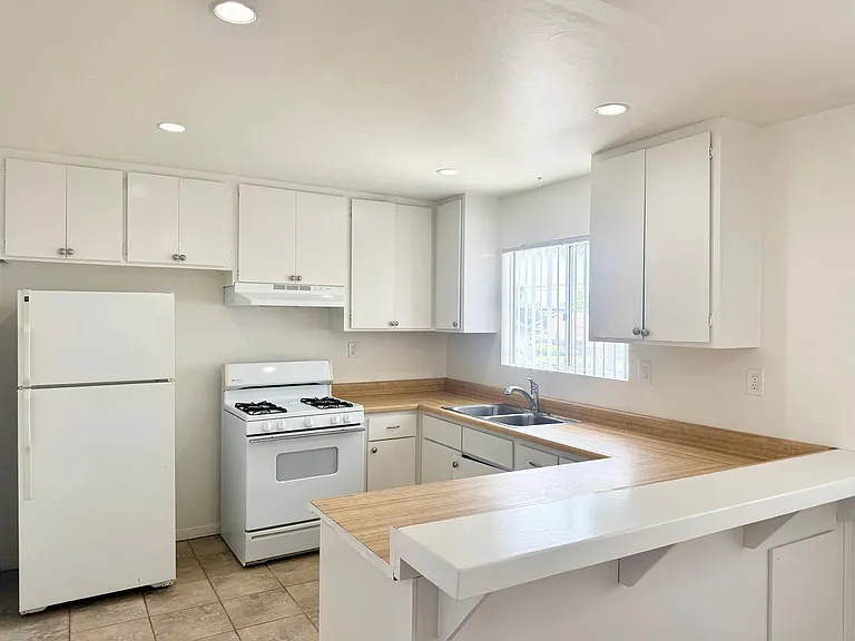 1143 Imperial Beach Blvd — Photo 6