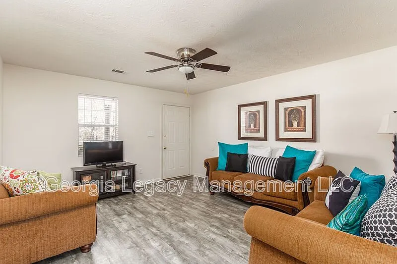 2 bed, 1.0 bath, 875 sqft, $1,175 — Photo 4