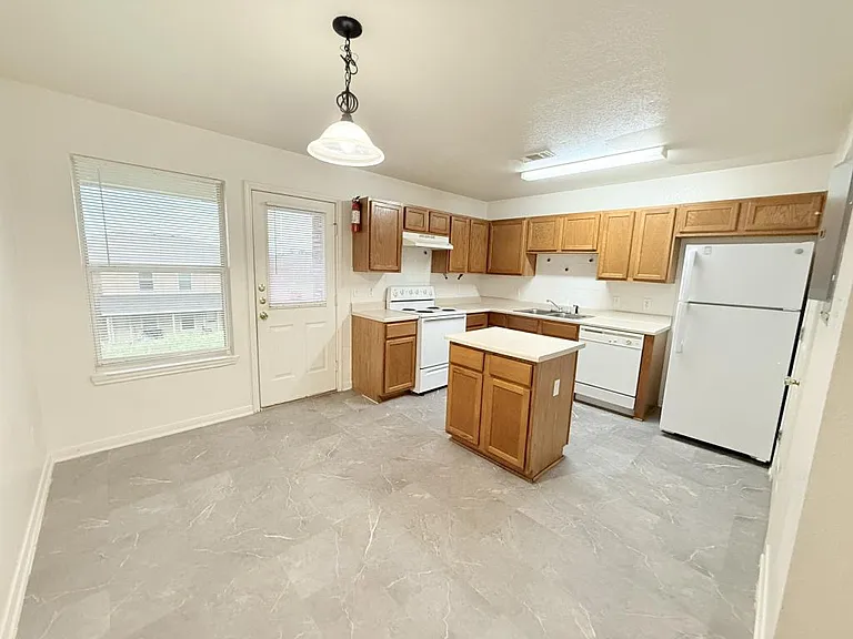 705 S Amy Ln #B — Photo 6