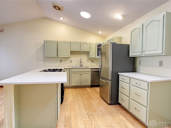 4th image of 235 Park Meadows Dr