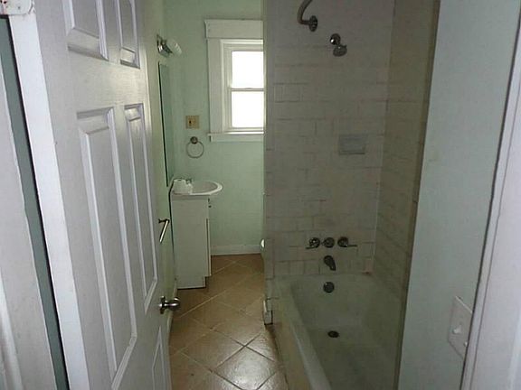 5th image of 71 Winthrop Ave