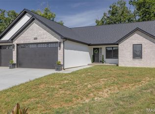 10716 Trenton Ln, Foristell, MO 63348