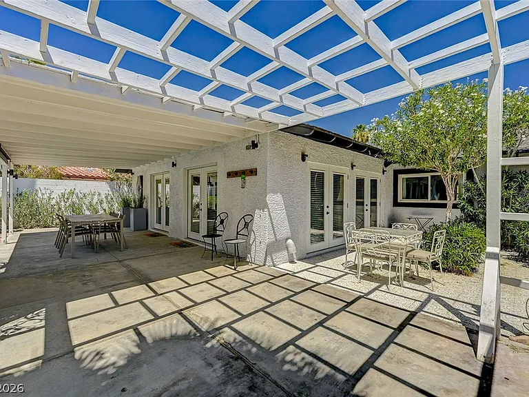 4153 Woodcrest Rd — Photo 50